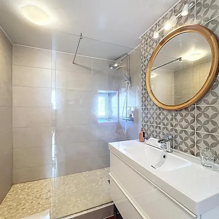 Appartement F2 Refait à Neuf, Idéalement Situé Clermont-Ferrand