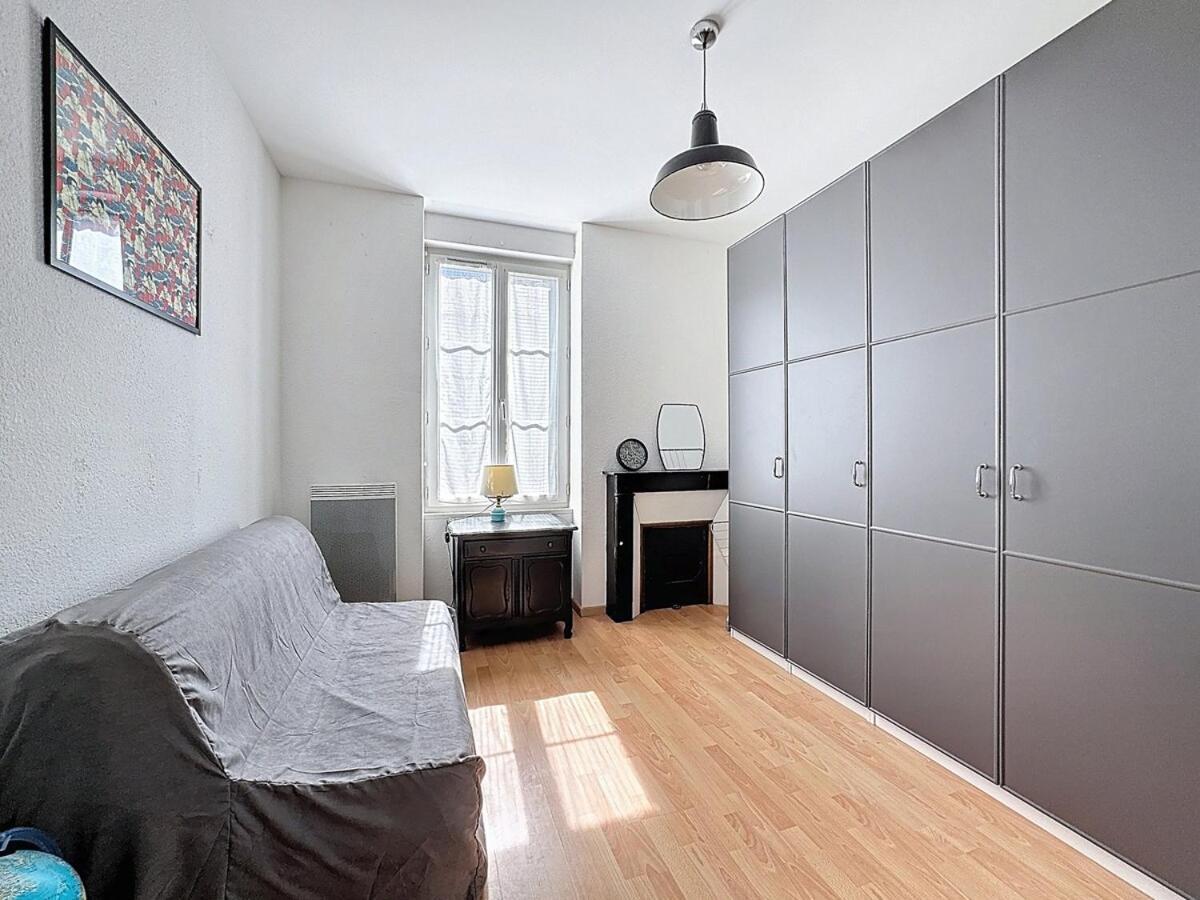Appartement F2 Refait A Neuf, Idealement Situe